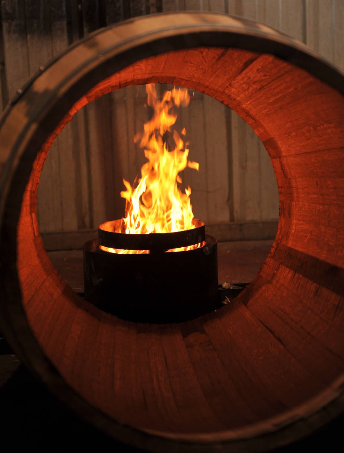 Toasting times and temperatures depend on the origin of the wood being worked and the period when the barrel is toasted.